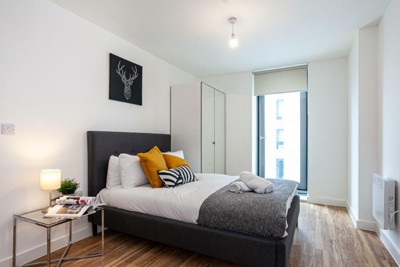 X1 Apartments Salford Quays ภายนอก รูปภาพ