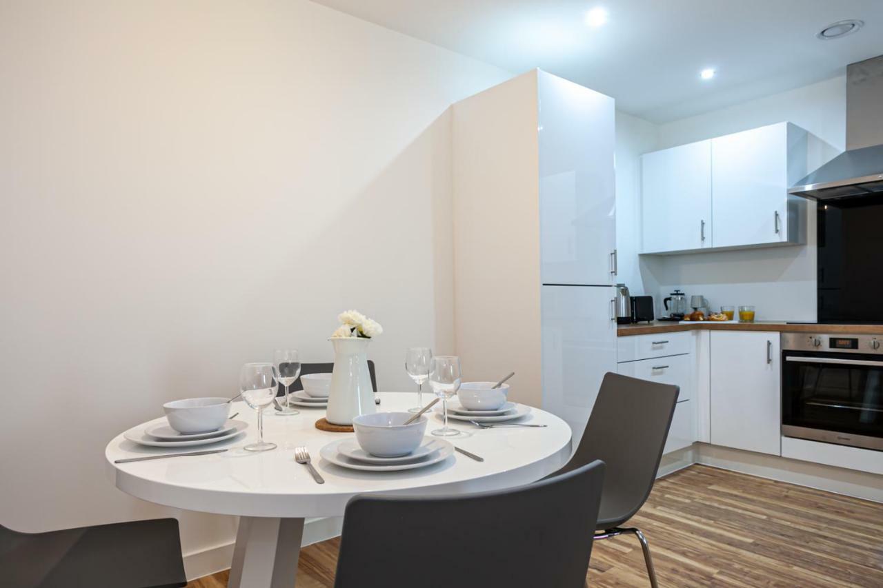 X1 Apartments Salford Quays ภายนอก รูปภาพ
