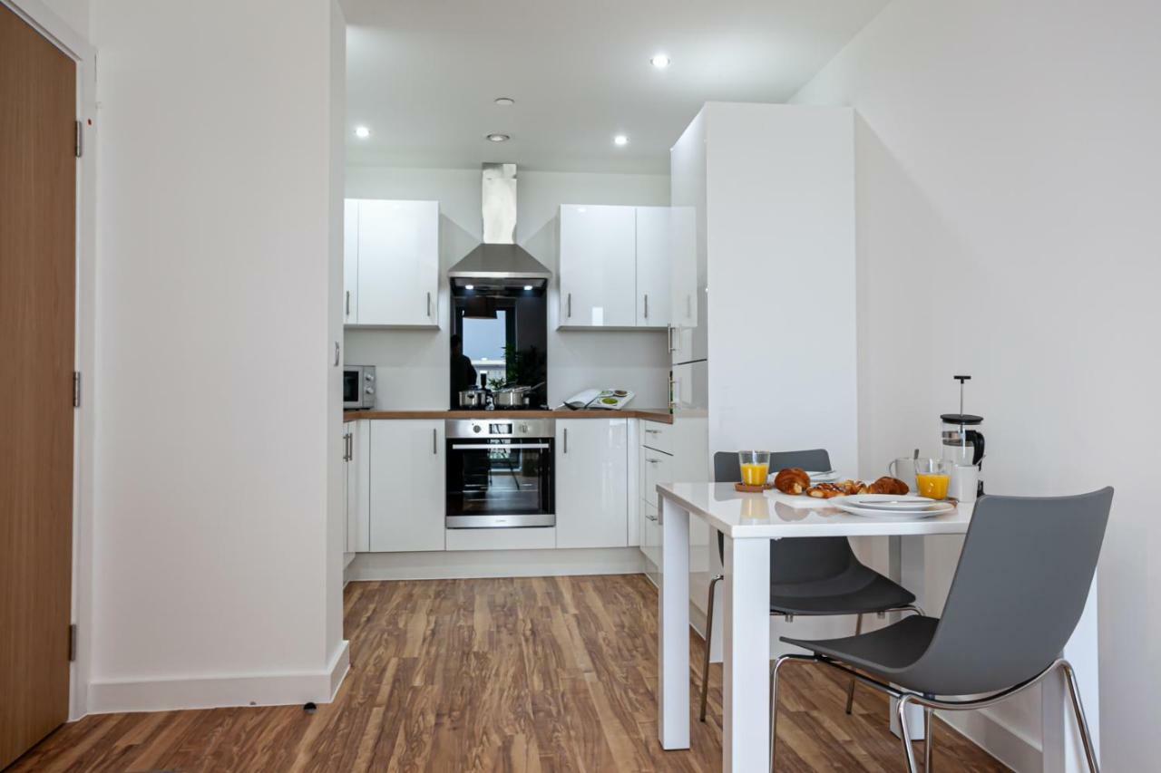 X1 Apartments Salford Quays ภายนอก รูปภาพ